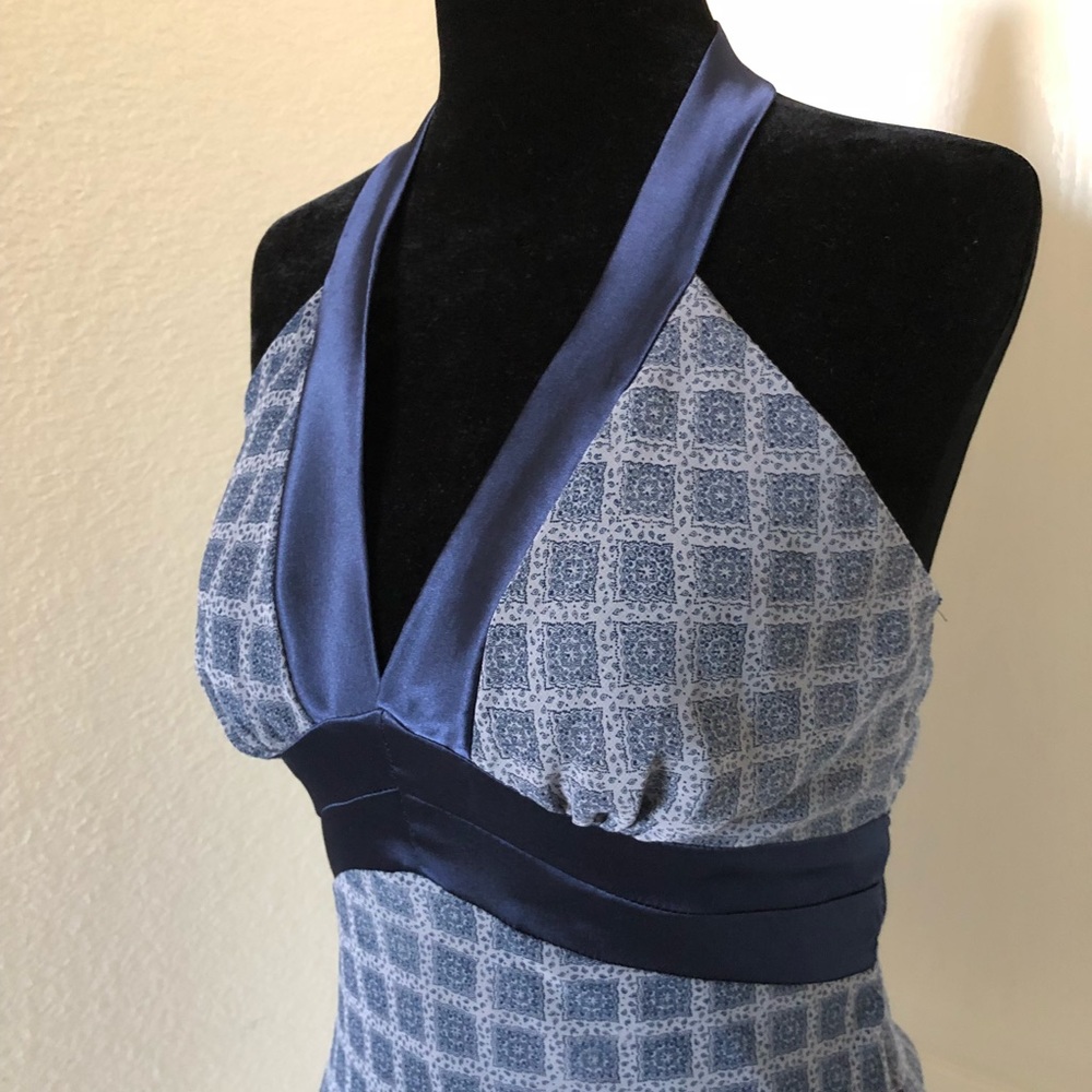 Patterned Halter Top - Picture 3 of 8
